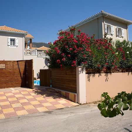 Le Torri Villas By Nidri Holiday Villas Екстер'єр фото