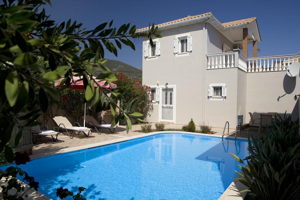 Le Torri Villas By Nidri Holiday Villas Екстер'єр фото