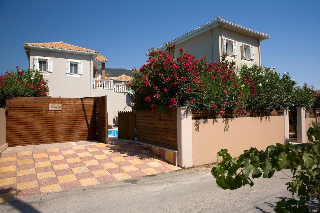 Le Torri Villas By Nidri Holiday Villas Екстер'єр фото